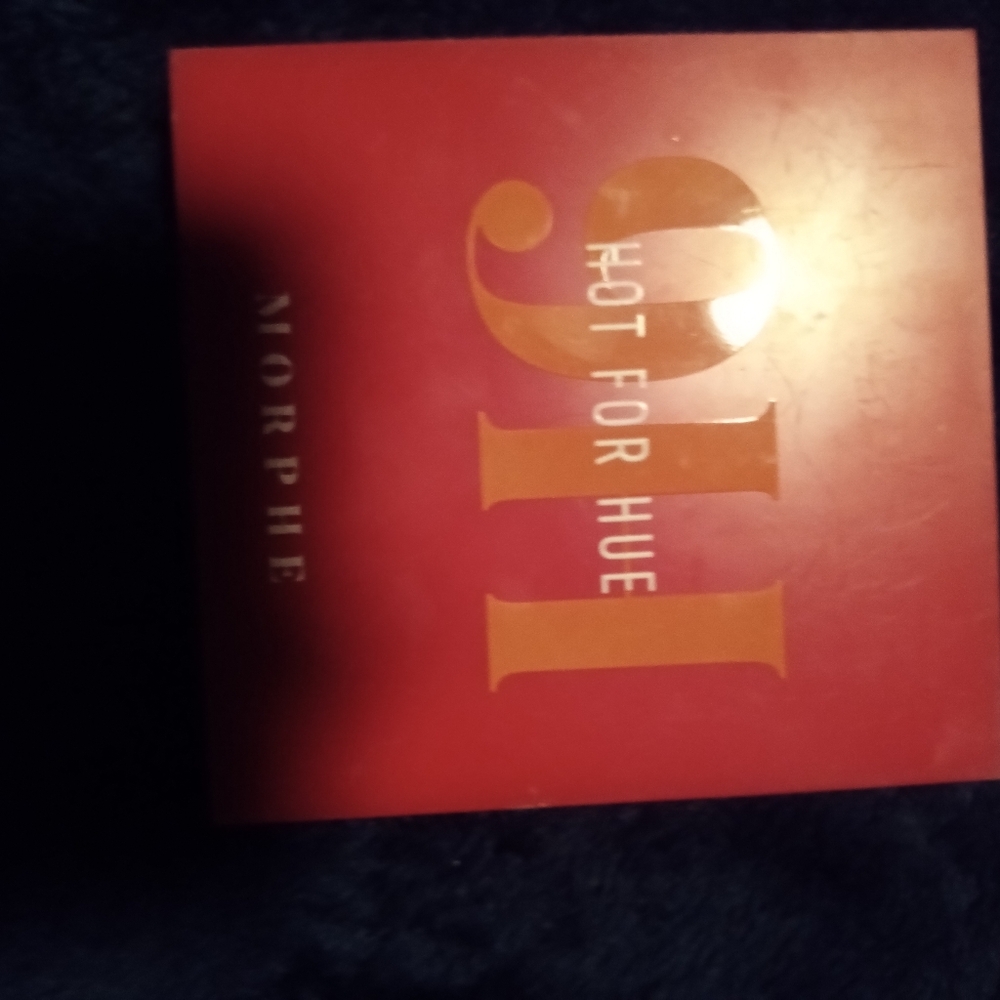Morphe Too Hot for Hue
